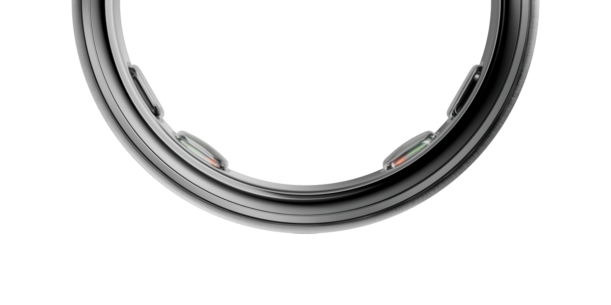 Brushed Silver Oura Ring 5 and its inner sensors